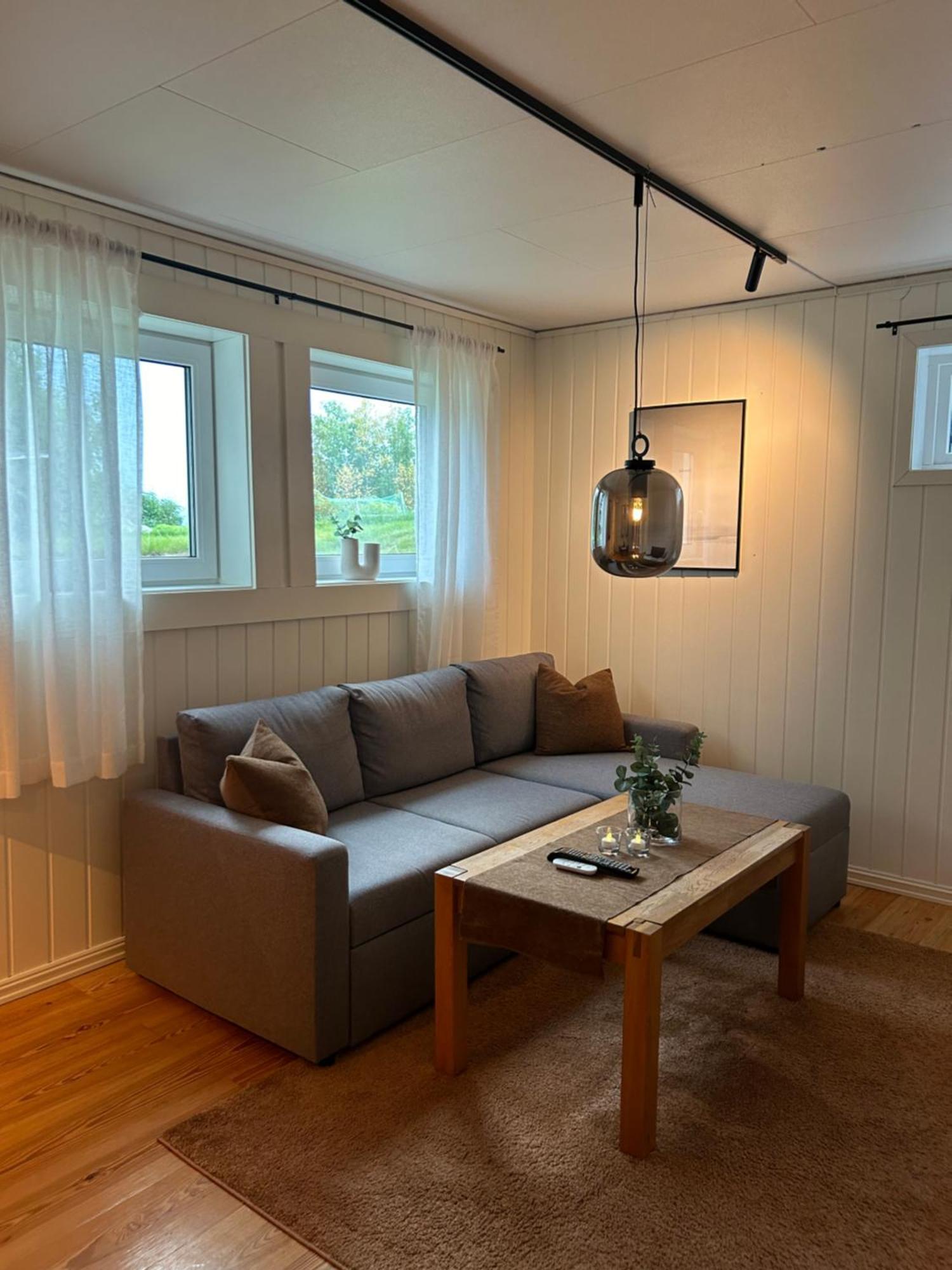 Koselig Sokkelleilighet Med Bra Bussforbindelser Apartment